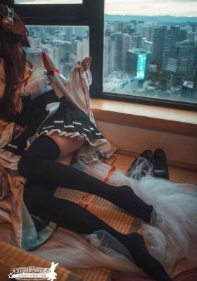 女子高中部的腰姿羽毛球策驰_4K迅雷电影在线